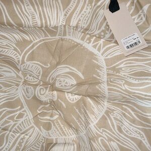 Johanna ortiz Jo camel heroica Pareo scarf